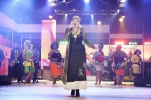 Mango Groove tops Oesfees
